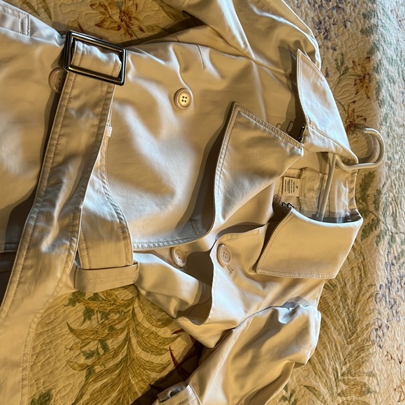Fabulous Oat colored Ya-Ya Trench Coat size Petite - Picture 6 of 10